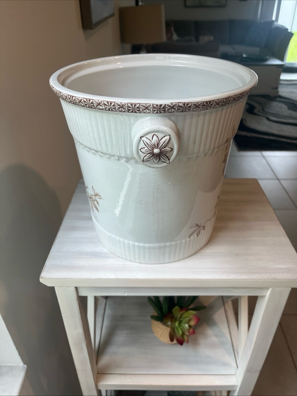 Vintage Johnson Brothers White Ceramic Slop Jar with Brown Floral Motif - Picture 4 of 14